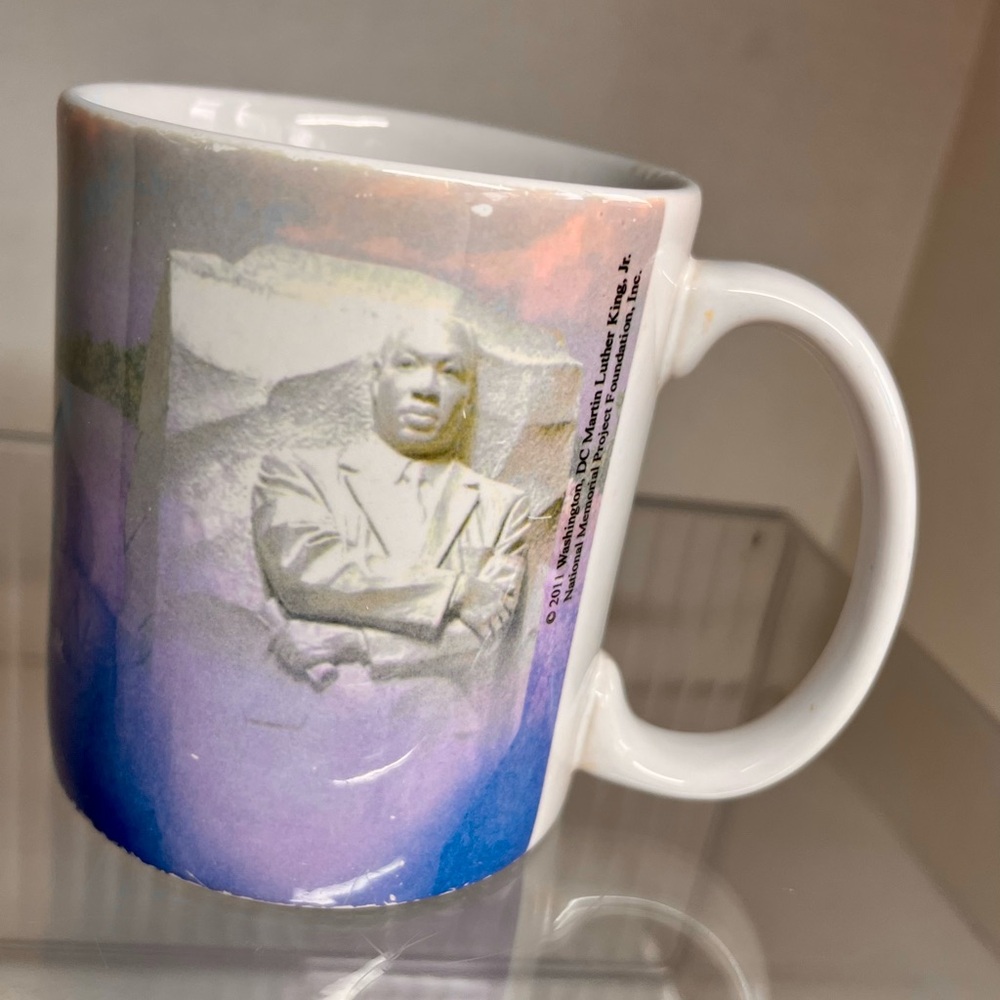 VINTAGE SOUVENIR - 2011 MARTIN LUTHER KING NATIONAL MEMORIAL COFFEE/TEA MUG(MLK) - Picture 1 of 4